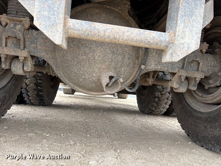 image for item FK1472 2003 Volvo VHD dump truck