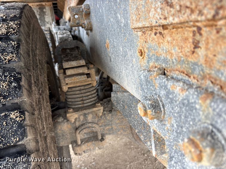 image for item FK1472 2003 Volvo VHD dump truck