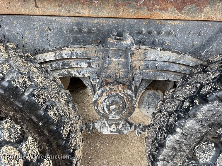 image for item FK1472 2003 Volvo VHD dump truck