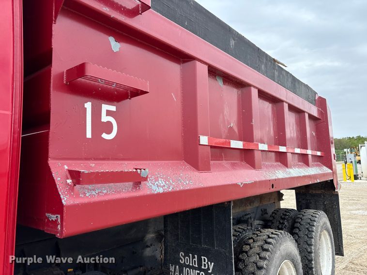 image for item FK1472 2003 Volvo VHD dump truck