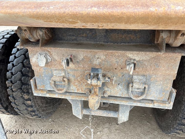 image for item FK1472 2003 Volvo VHD dump truck