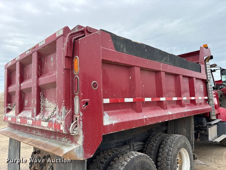 image for item FK1472 2003 Volvo VHD dump truck