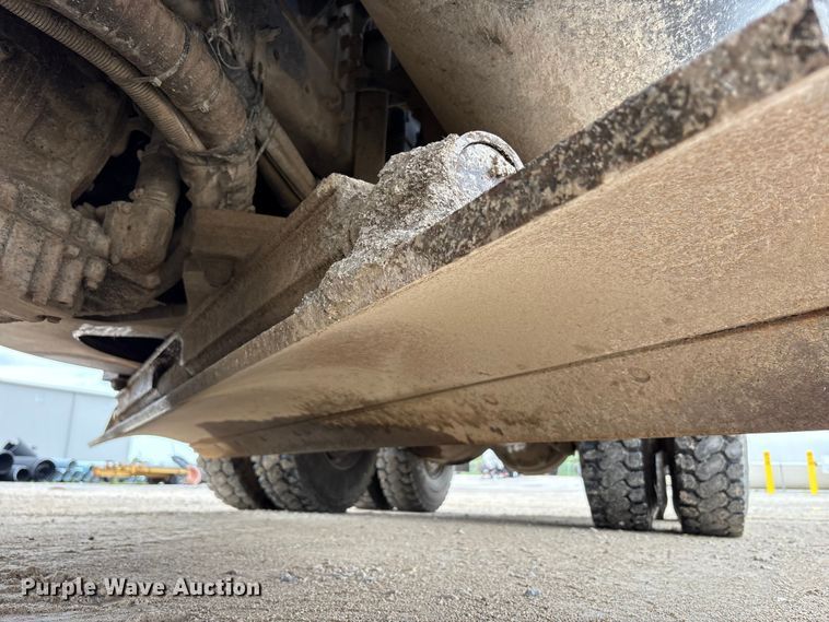 image for item FK1472 2003 Volvo VHD dump truck