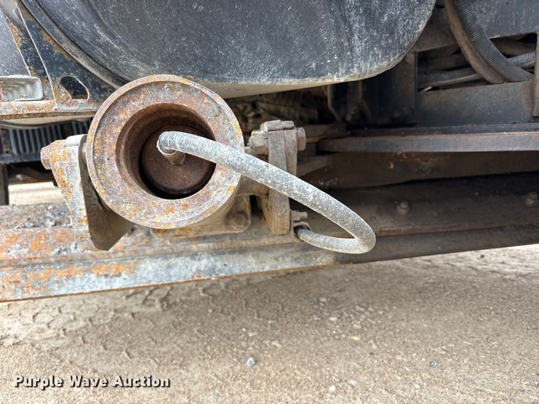 image for item FK1472 2003 Volvo VHD dump truck
