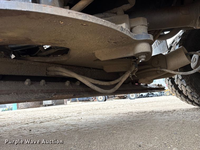 image for item FK1472 2003 Volvo VHD dump truck