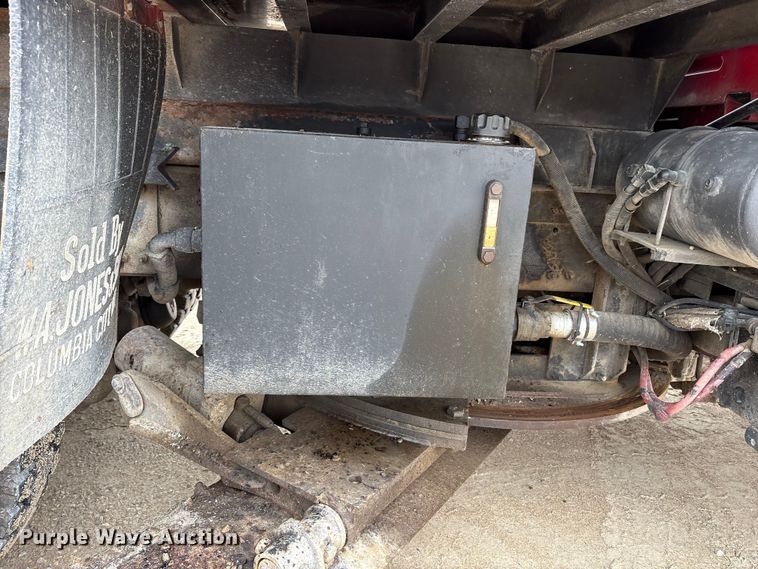 image for item FK1472 2003 Volvo VHD dump truck