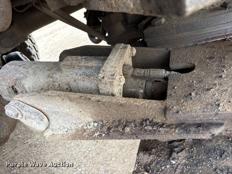 image for item FK1472 2003 Volvo VHD dump truck