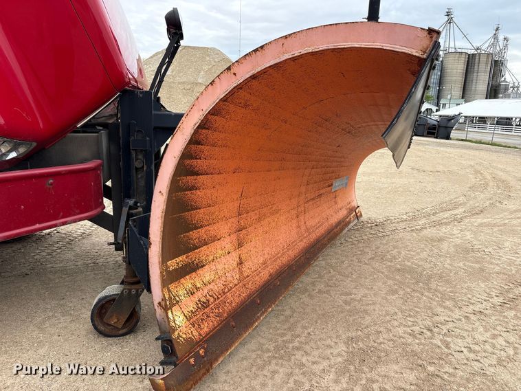 image for item FK1472 2003 Volvo VHD dump truck