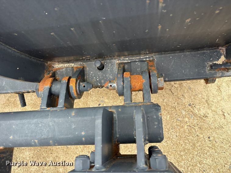 image for item FK1472 2003 Volvo VHD dump truck