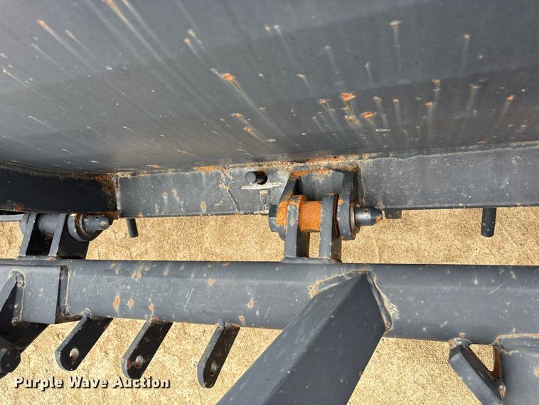 image for item FK1472 2003 Volvo VHD dump truck