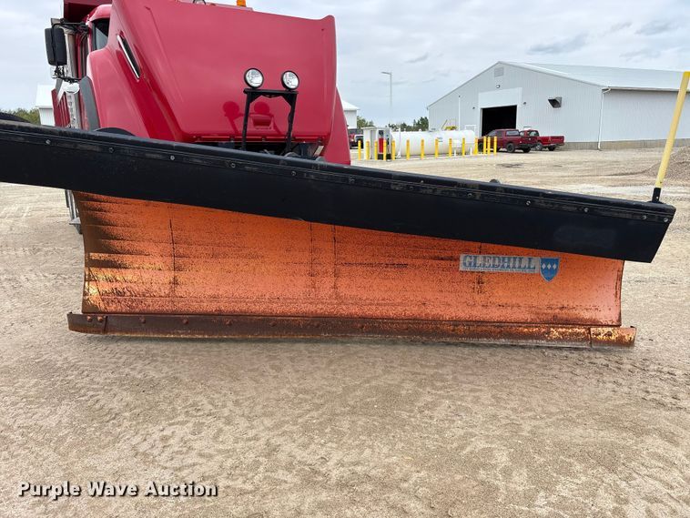 image for item FK1472 2003 Volvo VHD dump truck
