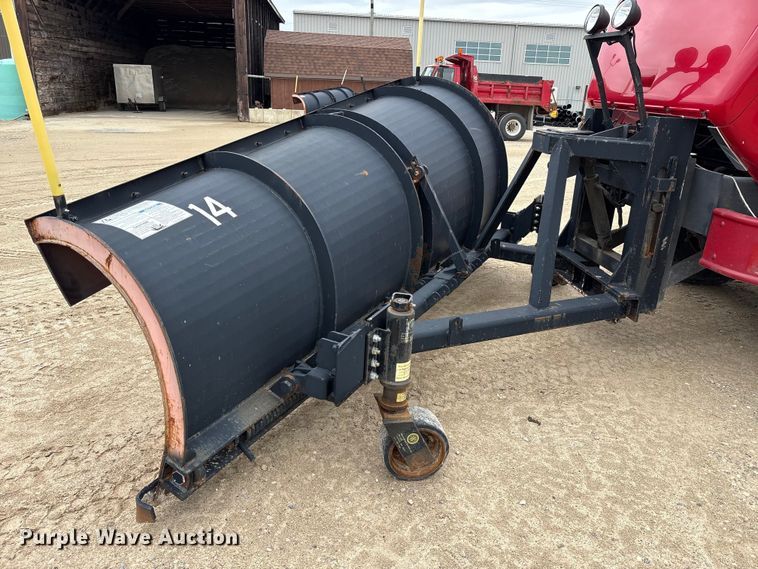 image for item FK1472 2003 Volvo VHD dump truck