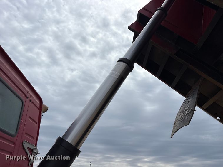 image for item FK1472 2003 Volvo VHD dump truck