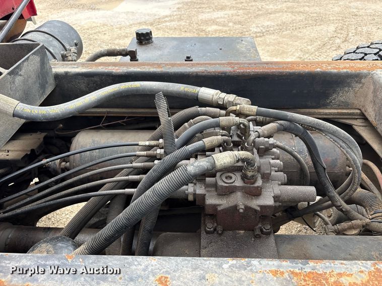 image for item FK1472 2003 Volvo VHD dump truck