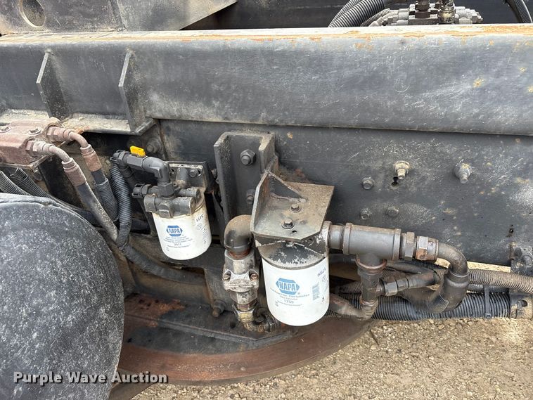 image for item FK1472 2003 Volvo VHD dump truck