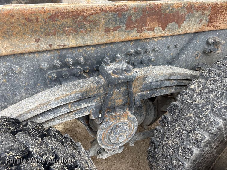 image for item FK1472 2003 Volvo VHD dump truck