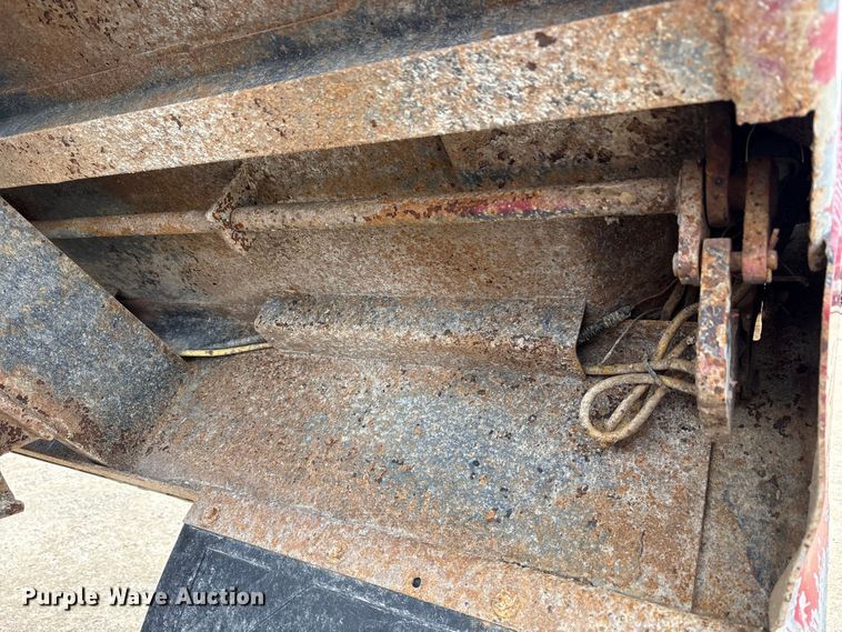 image for item FK1472 2003 Volvo VHD dump truck