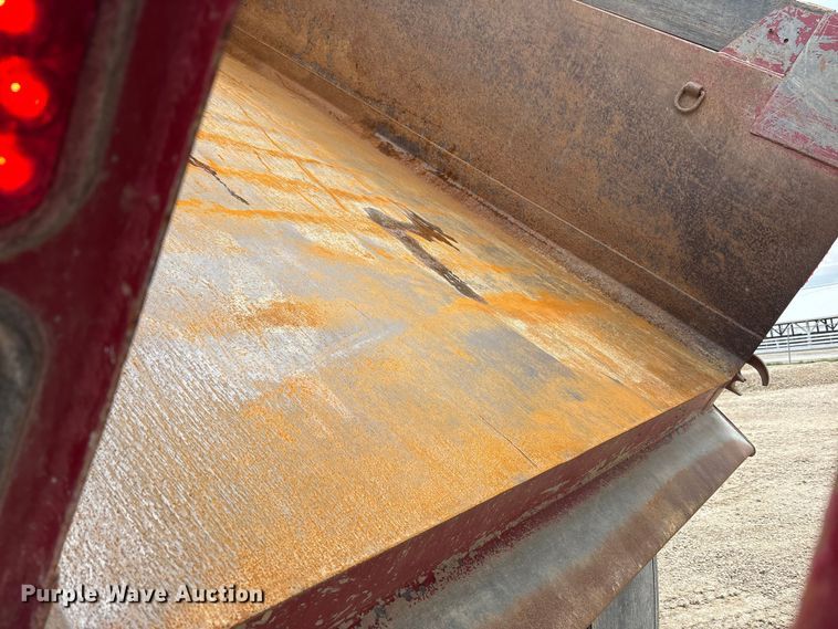 image for item FK1472 2003 Volvo VHD dump truck