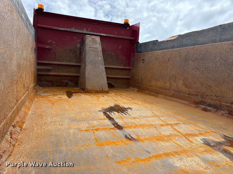 image for item FK1472 2003 Volvo VHD dump truck