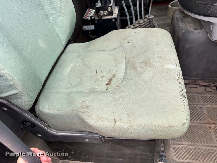 image for item FK1472 2003 Volvo VHD dump truck