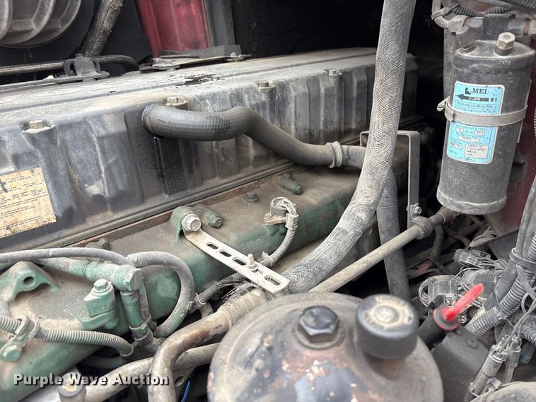 image for item FK1472 2003 Volvo VHD dump truck