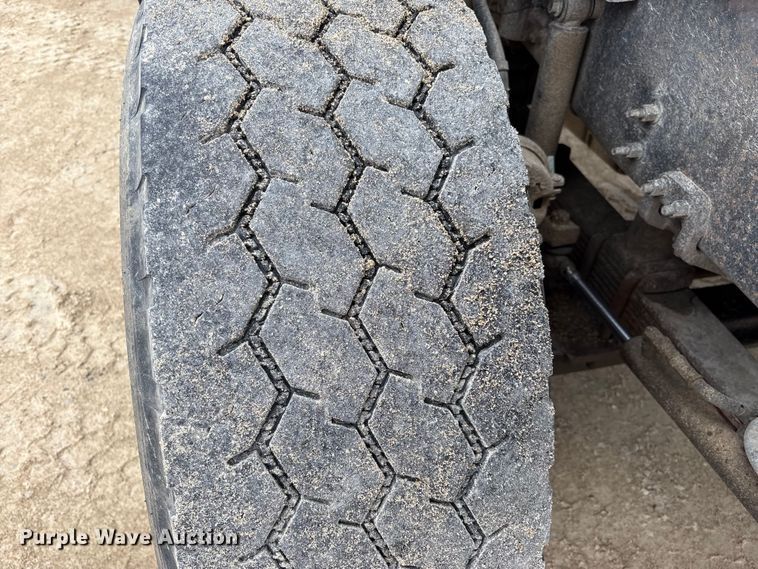 image for item FK1472 2003 Volvo VHD dump truck