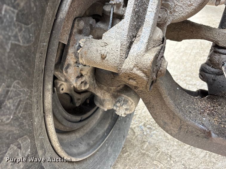 image for item FK1472 2003 Volvo VHD dump truck