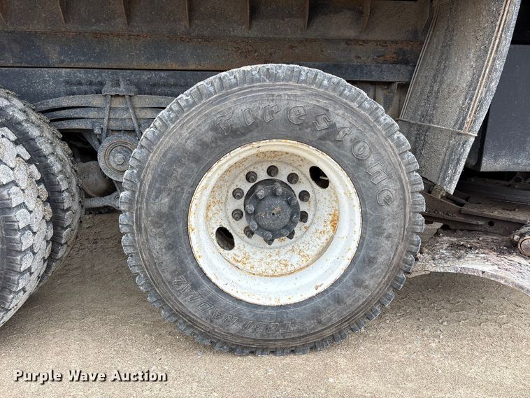 image for item FK1472 2003 Volvo VHD dump truck