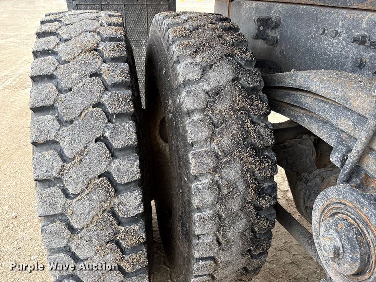 image for item FK1472 2003 Volvo VHD dump truck