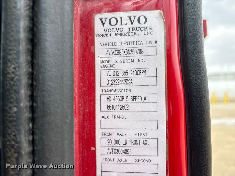 image for item FK1472 2003 Volvo VHD dump truck