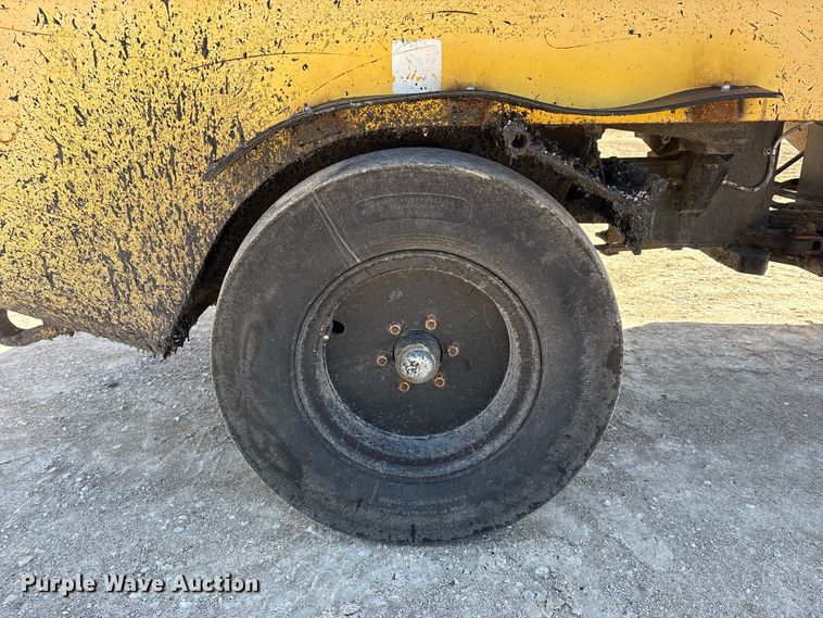 image for item FK1473 1995 Bomag BW11R pneumatic roller