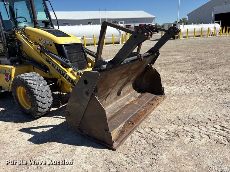 image for item FK1477 2008 New Holland B95B backhoe