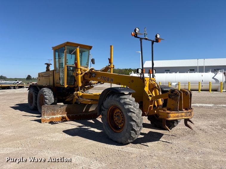 image for item FK1478 1990 John Deere 770 B-H motor grader