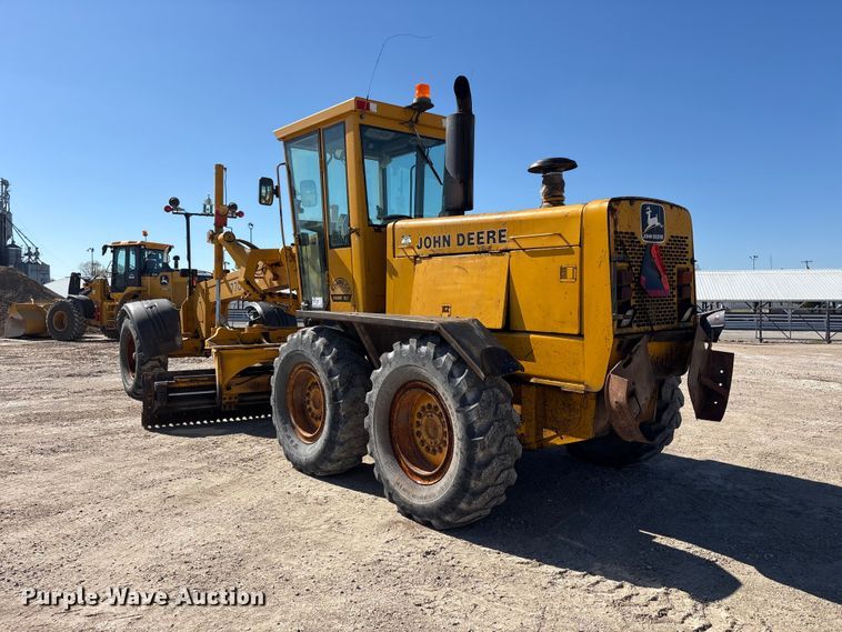 image for item FK1478 1990 John Deere 770 B-H motor grader