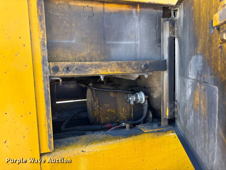 image for item FK1478 1990 John Deere 770 B-H motor grader