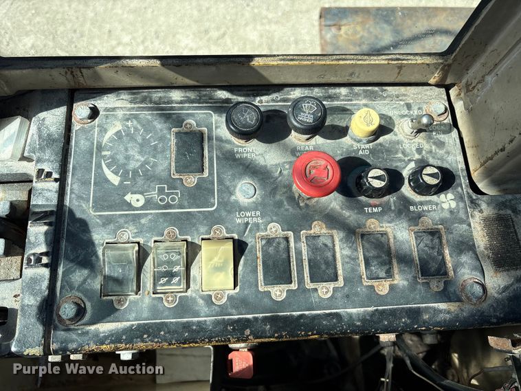 image for item FK1478 1990 John Deere 770 B-H motor grader