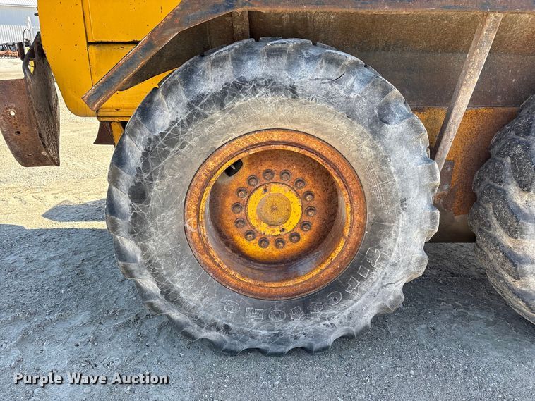 image for item FK1478 1990 John Deere 770 B-H motor grader