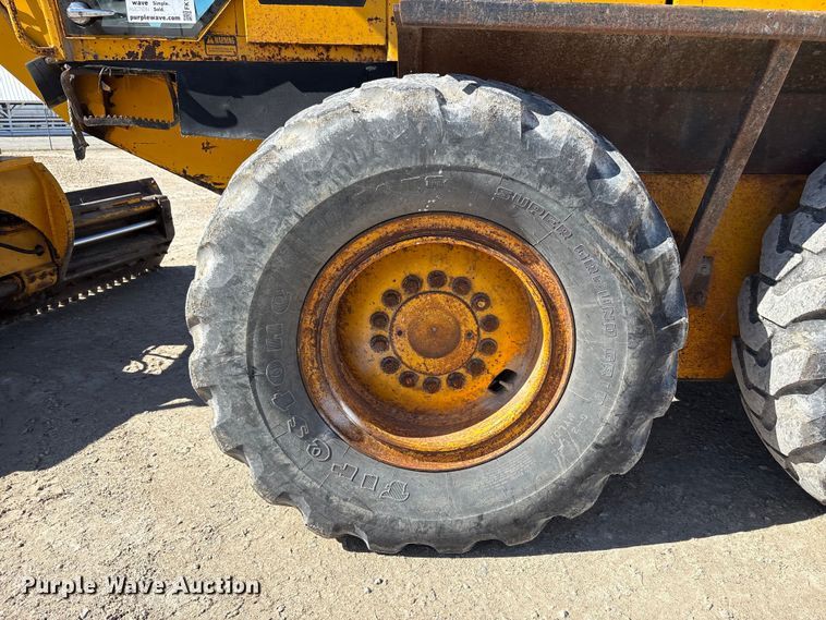 image for item FK1478 1990 John Deere 770 B-H motor grader