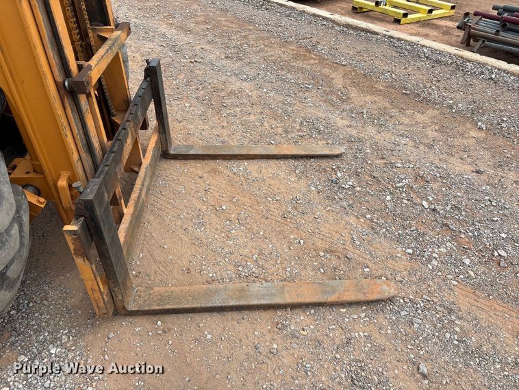 image for item FK2606 2005 Case 586G forklift