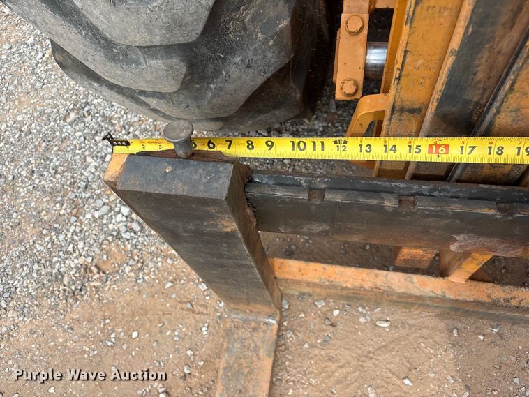 image for item FK2606 2005 Case 586G forklift