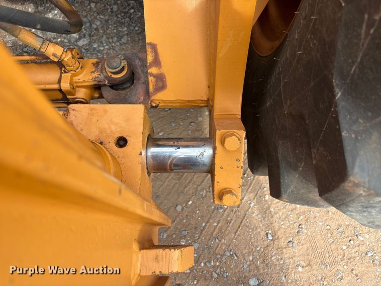 image for item FK2606 2005 Case 586G forklift