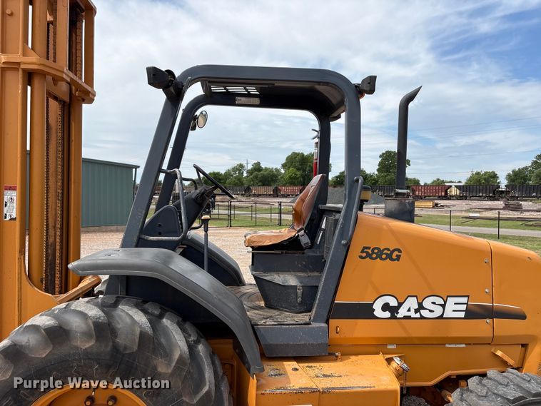 image for item FK2606 2005 Case 586G forklift