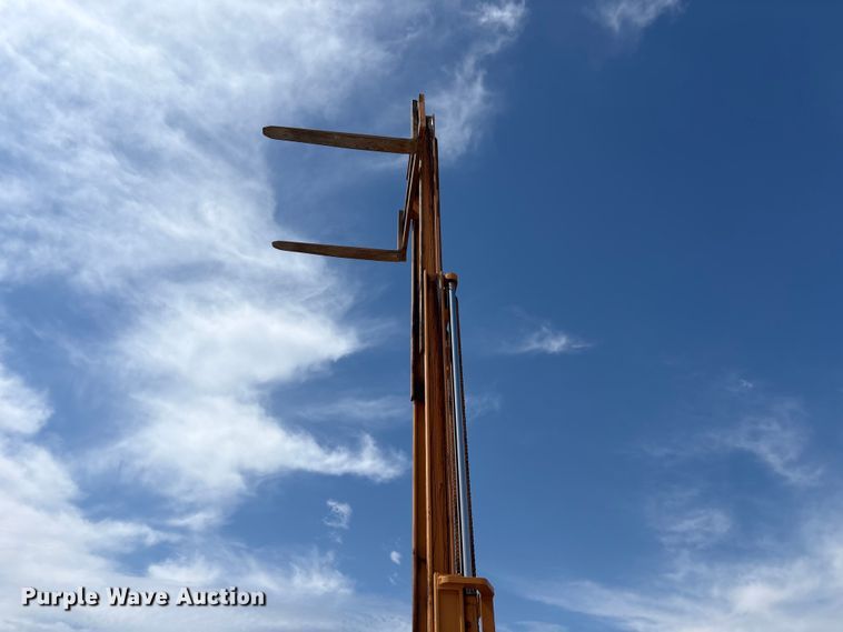 image for item FK2606 2005 Case 586G forklift