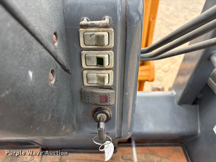 image for item FK2606 2005 Case 586G forklift