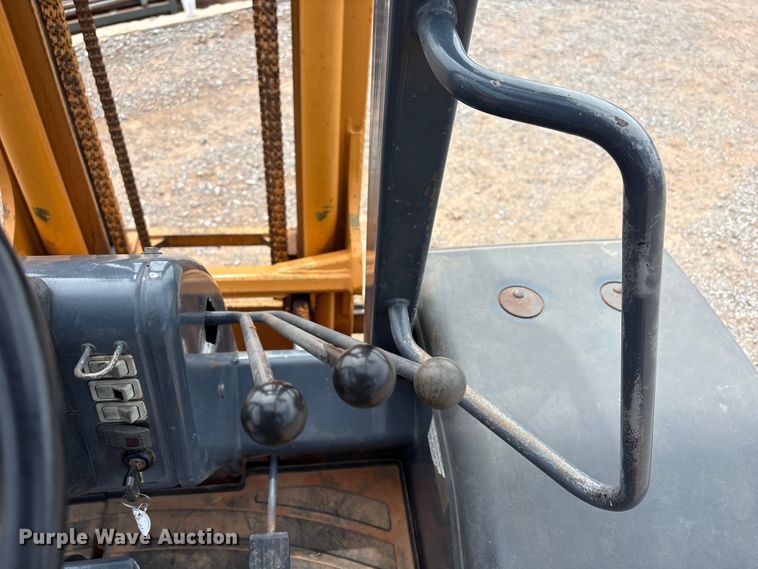 image for item FK2606 2005 Case 586G forklift