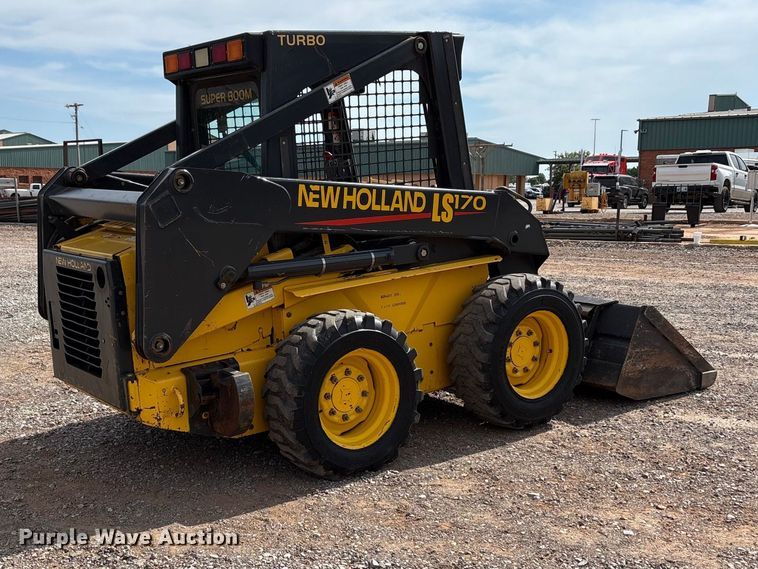 image for item FK2607 2003 New Holland LS170 skid steer loader