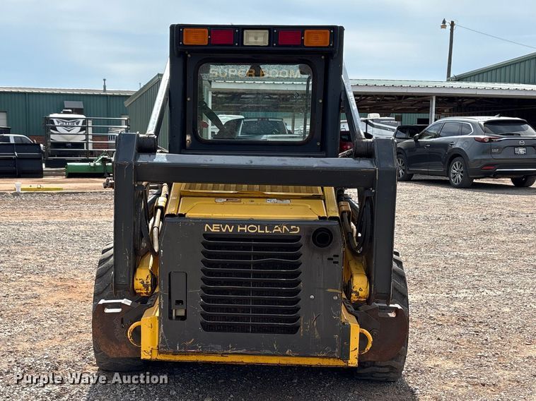 image for item FK2607 2003 New Holland LS170 skid steer loader