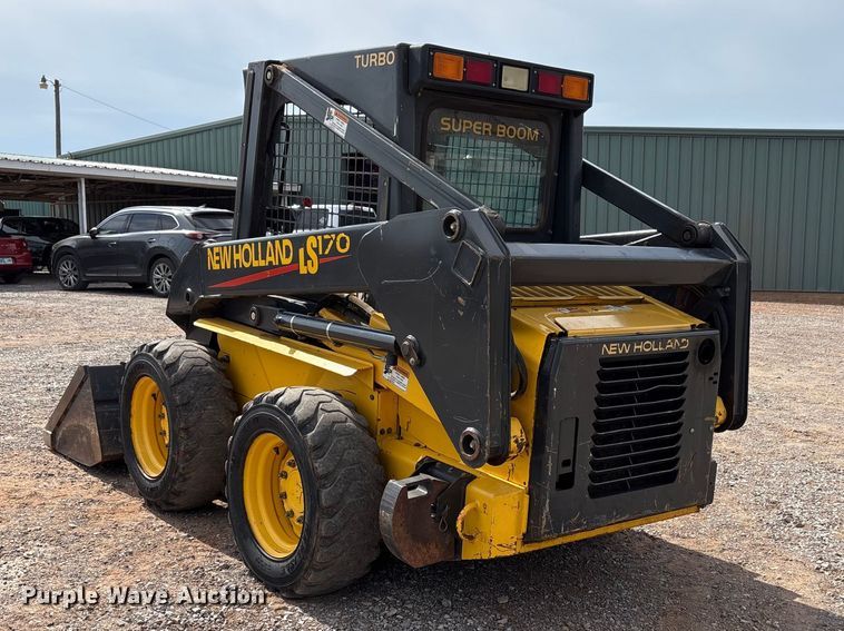 image for item FK2607 2003 New Holland LS170 skid steer loader