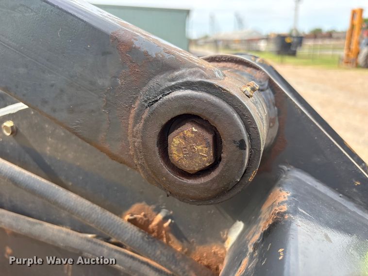image for item FK2607 2003 New Holland LS170 skid steer loader