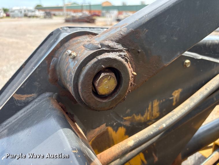 image for item FK2607 2003 New Holland LS170 skid steer loader